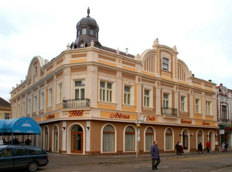 Hotel Astoria Satu Mare Exterior photo